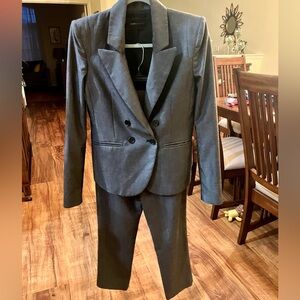 BCBGMAXAZRIA SUIT